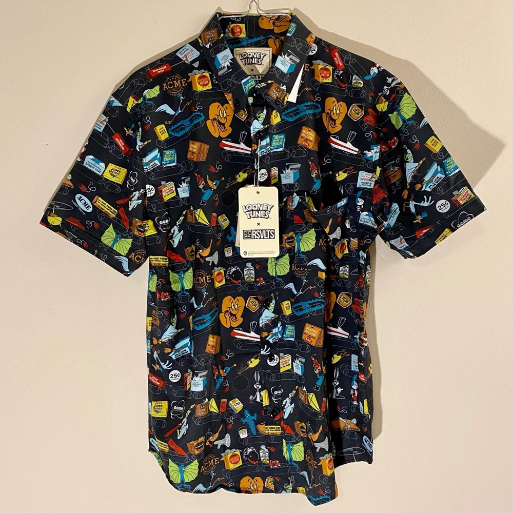 Men’s Looney Toons Button Up